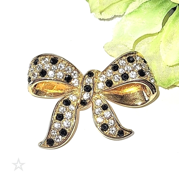 Jewelry - BLACK & CLEAR RHINESTONE BOW PIN BROOCH